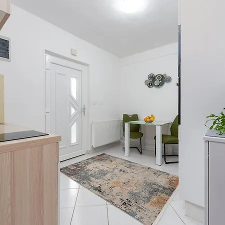 Davor2 Cosy Near Center, Beach, Parking