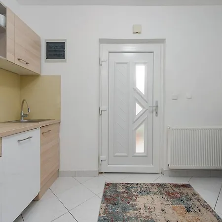 Apartman Davor2 Cosy Near Center, Beach, Parking