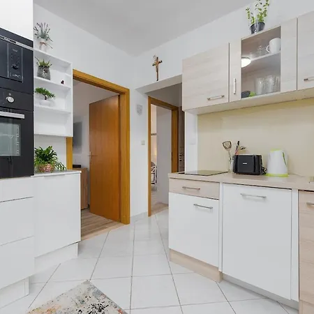 Davor2 Cosy Near Center, Beach, Parking Apartman *