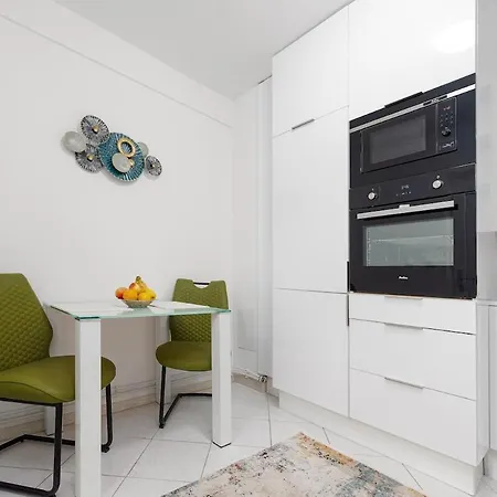 Apartman Davor2 Cosy Near Center, Beach, Parking
