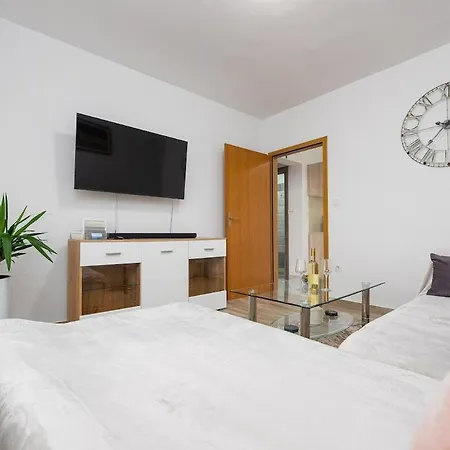 Davor2 Cosy Near Center, Beach, Parking Apartman