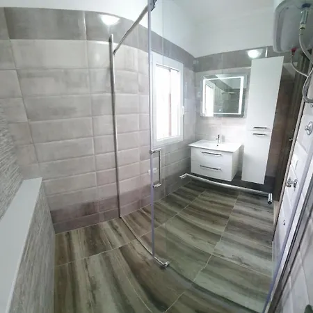 Davor2 Cosy Near Center, Beach, Parking Zadar