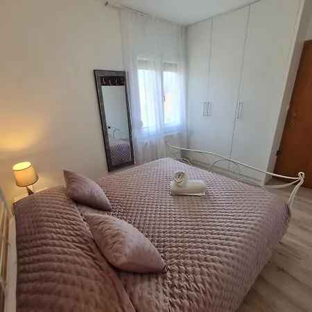 Davor2 Cosy Near Center, Beach, Parking Apartman