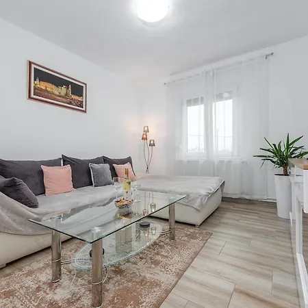 Davor2 Cosy Near Center, Beach, Parking *