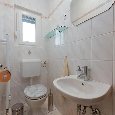 Davor2 Cosy Near Center, Beach, Parking Apartman *