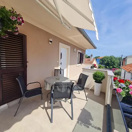 Davor2 Cosy Near Center, Beach, Parking Apartman *