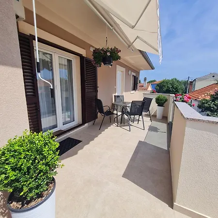 Apartman Davor2 Cosy Near Center, Beach, Parking *